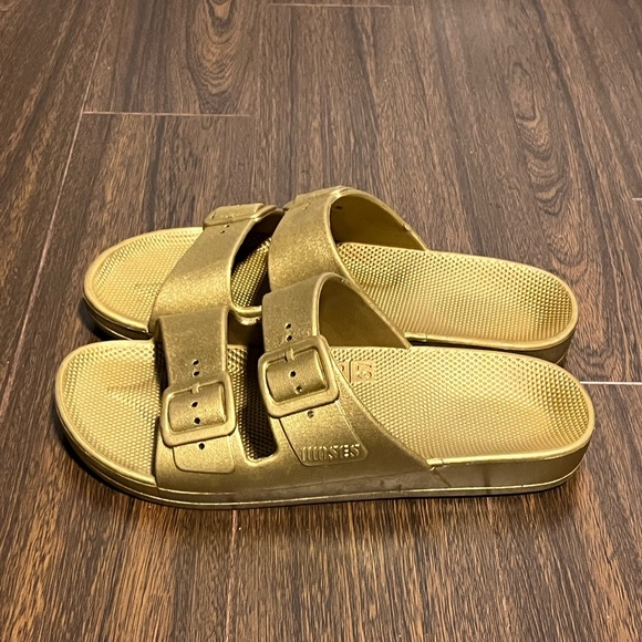 Freedom Moses Slides | Gold | Size 6/7 (Women) - Picture 3 of 3